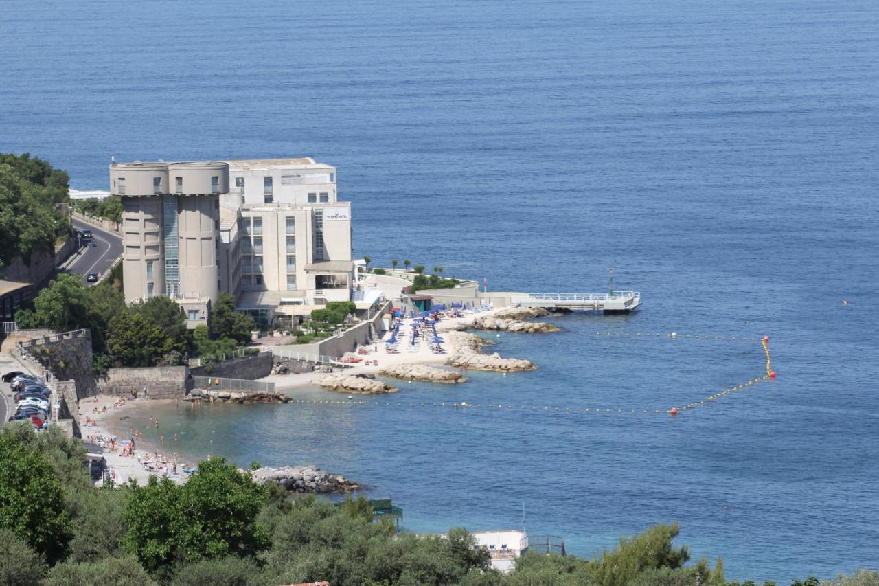 Hotel Lucia Castellammare di Stabia Exteriör bild