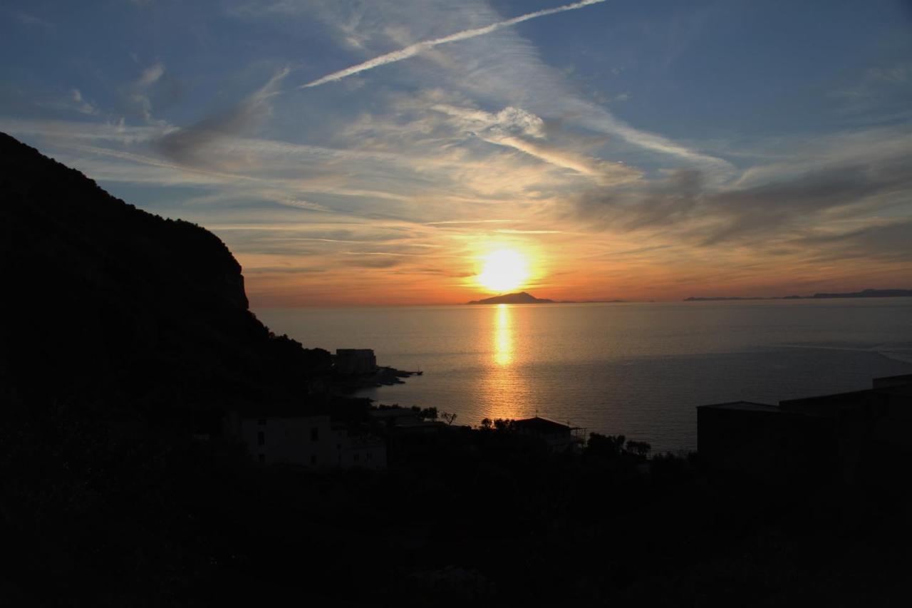 Hotel Lucia Castellammare di Stabia Exteriör bild